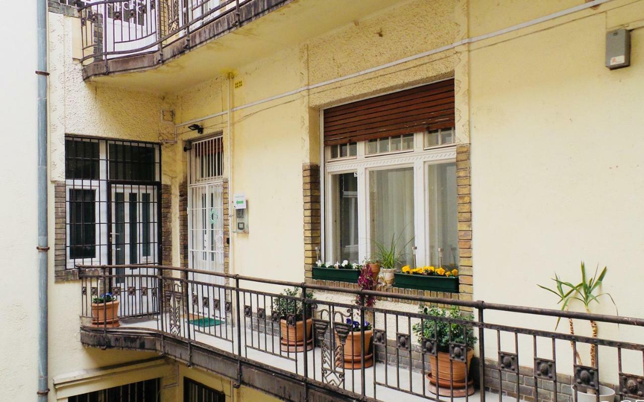 Green Pearl Apartment At St Stephen' S Basilica Budapest Extérieur photo